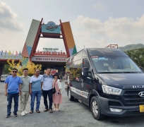 Xe Limousine 12 Chỗ