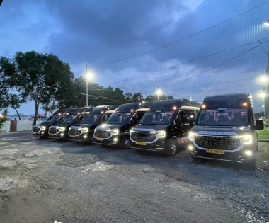 Xe Limousine 10 Chỗ