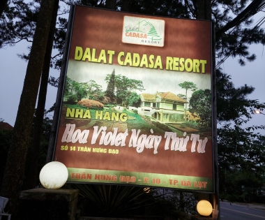Dừng chân nghỉ ngơi khi tham qua Đà Lạt tại khu nhà cổ  Cadasa Resort