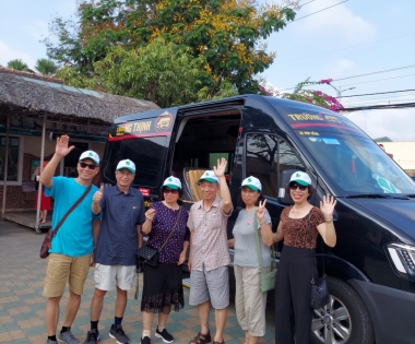 Xe Trường Thịnh đưa khách Vip du lịch Đồng Tháp