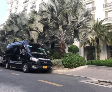 Limousine TRƯỜNG THỊNH hân hạnh được phục vụ đoàn khách Châu Âu đến làm việc tại Tp.HCM