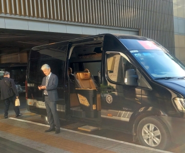 Limousine TRƯỜNG THỊNH hân hạn được phục vụ đoàn khách Nhật Bản làm việc tại KS NEW WORLD