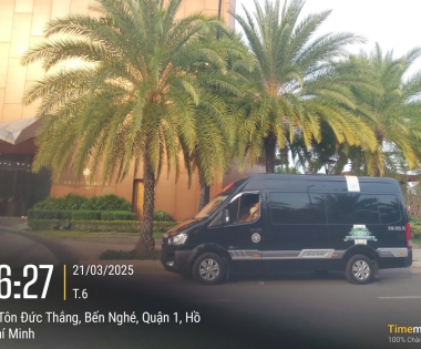 Limousine TRƯỜNG THỊNH  phục vụ đoàn khách tham quan và du lịch tại TP HCM