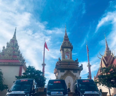 Limousine TRƯỜNG THỊNH phục vụ Quý Khách tham quan viến chùa tại Miền Tây