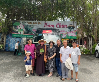 Limousine TRƯỜNG THỊNH hân hạnh được phục vụ Quý Khách tham quan và du lịch tại sứ sở Sen Hồng Đồng Tháp