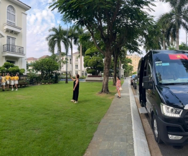 Limousine Trường Thịnh hân hạnh được phục vụ Quý Khách tham quan và du lịch tại TP. HCM