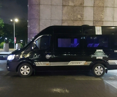 Limousine Trường Thịnh hân hạnh được phục vụ quý khách tham quan làm việc tại TP. HCM