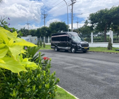 Limousine Trường Thịnh hân hạnh được phục vụ đoàn khách Nhật Bản đến làm việc tại Biên Hòa Đồng Nai