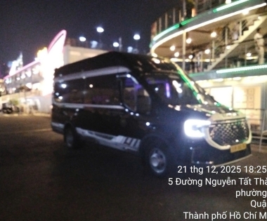 Limousine Trường Thịnh hân hạnh được phục vụ Quý Khách đi ăn tối tại bến Du Thuyền Bạch Đằng