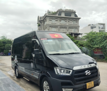 Limousine Trường Thịnh phục vụ đoàn khách Nhật khảo sát và làm việc tại TP. HCM