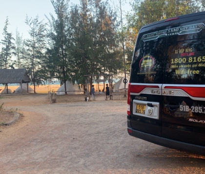 Limousine TRƯỜNG THỊNH đưa khách đi du lịch cấm trại tại Hồ Tràm