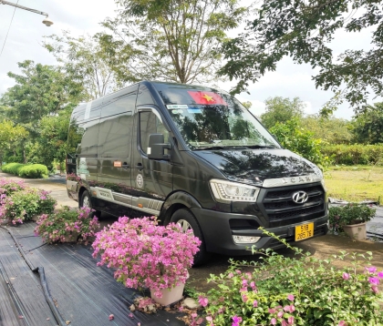 Limousine TRƯỜNG THỊNH  phục vụ đoàn khách ấn Độ khảo sát nông trại phan nam tại TP Long xuyên an giang
